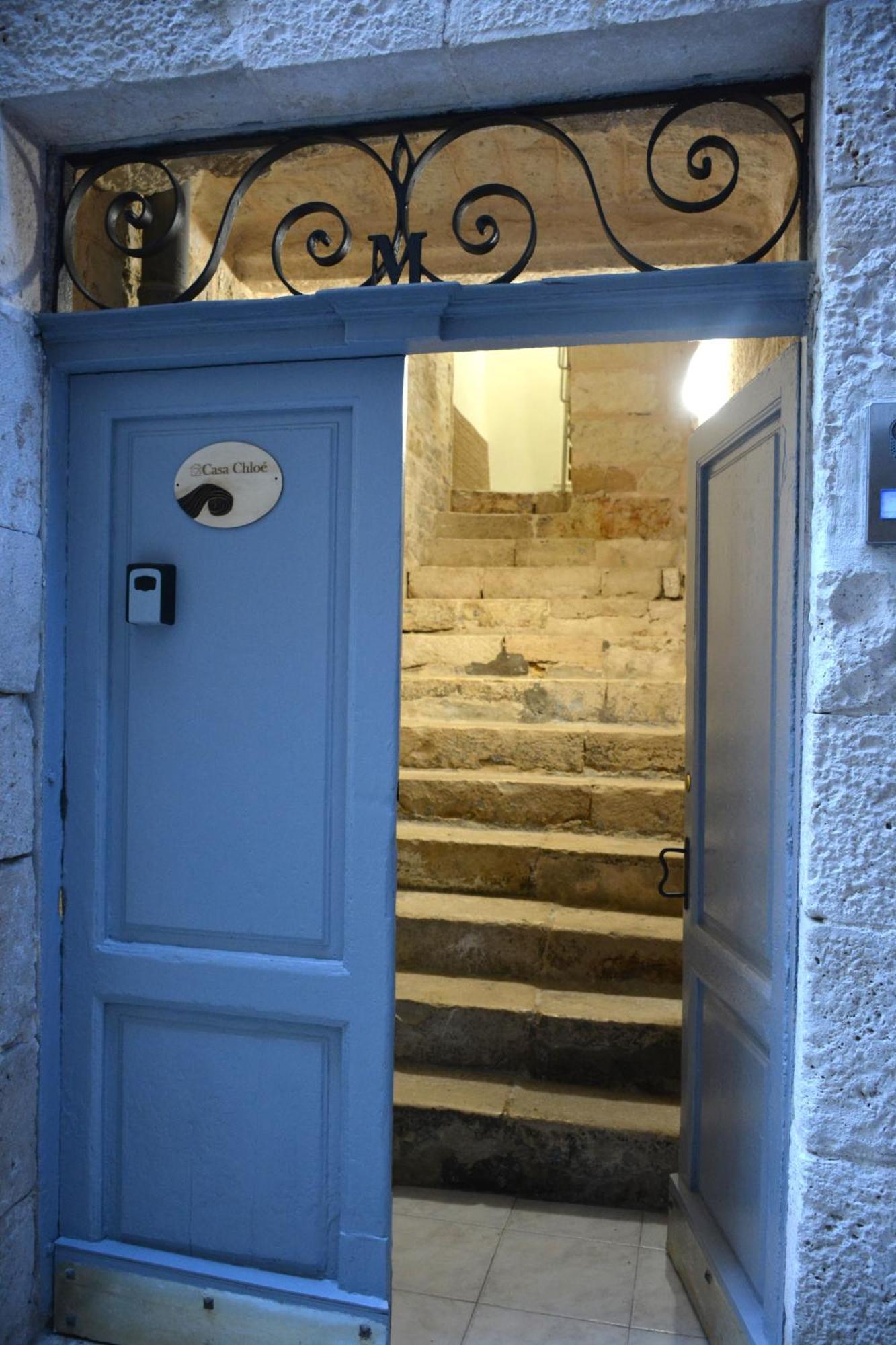 Casa Chloe - Vicino Al Porto E Basilica San Nicola Appartement Bari Buitenkant foto