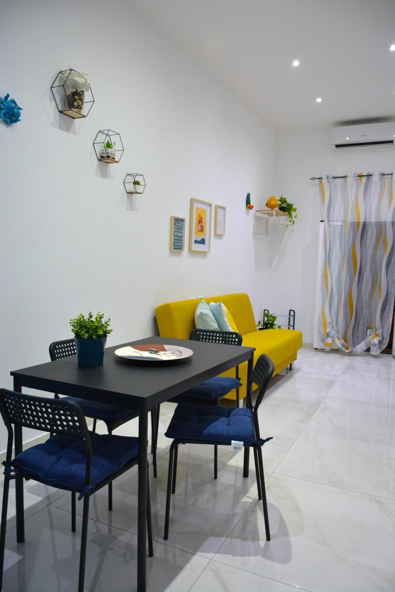 Casa Chloe - Vicino Al Porto E Basilica San Nicola Appartement Bari Buitenkant foto