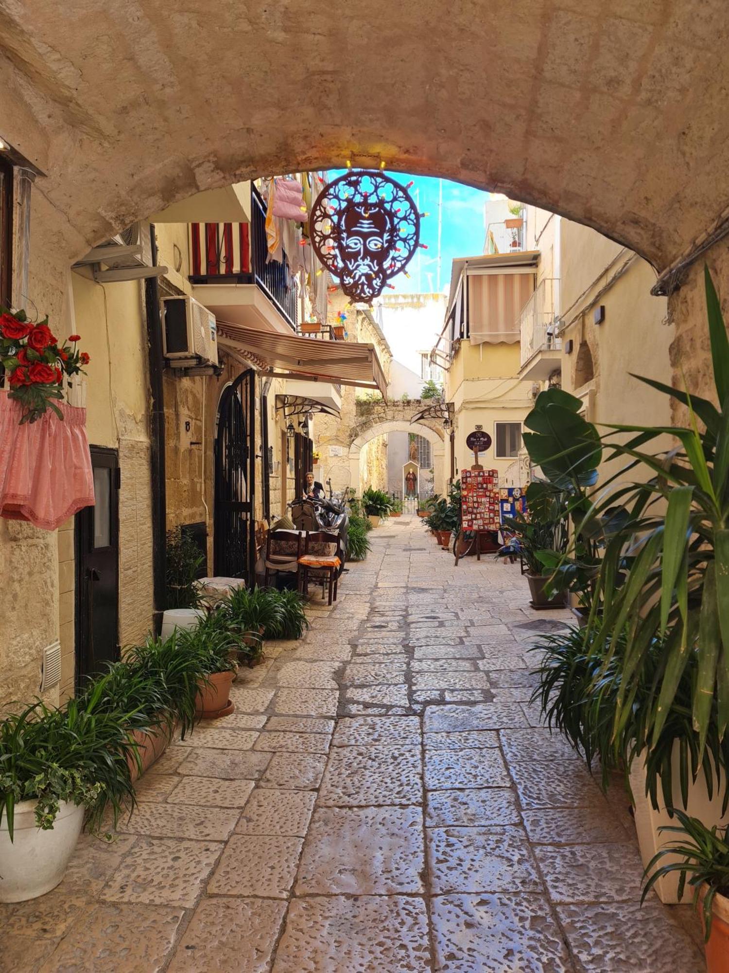 Casa Chloe - Vicino Al Porto E Basilica San Nicola Appartement Bari Buitenkant foto