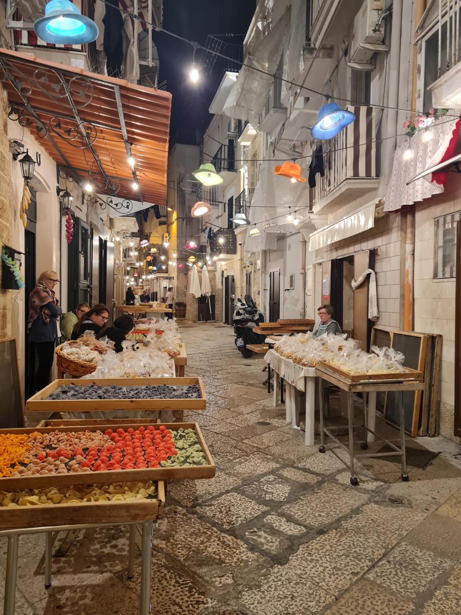 Casa Chloe - Vicino Al Porto E Basilica San Nicola Appartement Bari Buitenkant foto