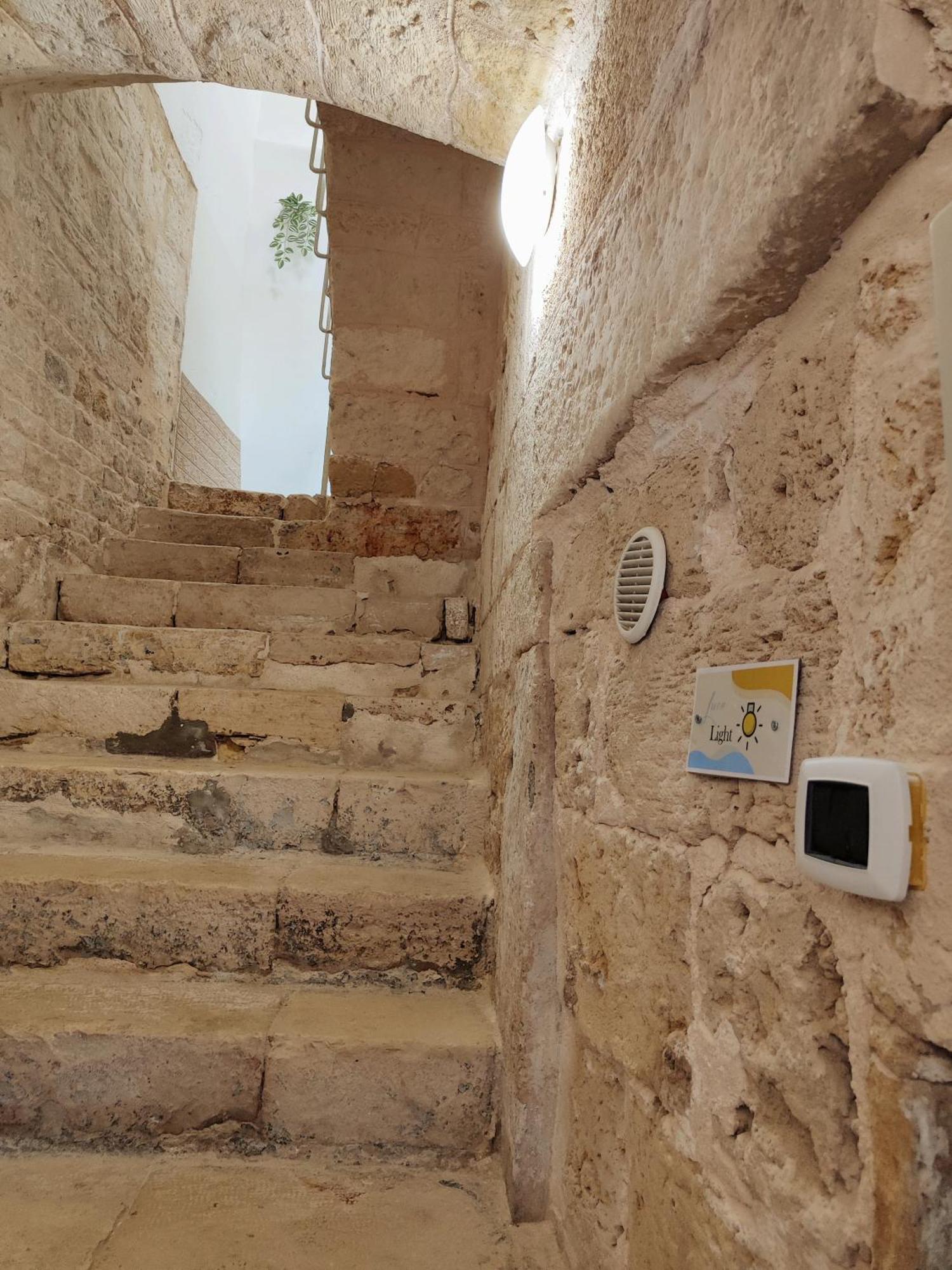 Casa Chloe - Vicino Al Porto E Basilica San Nicola Appartement Bari Buitenkant foto